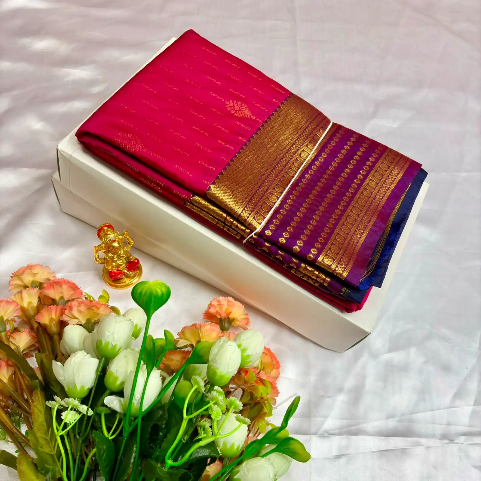 Heritage Geometric Butta Weave Contrast Border Semi Kanchipuram Silk Saree